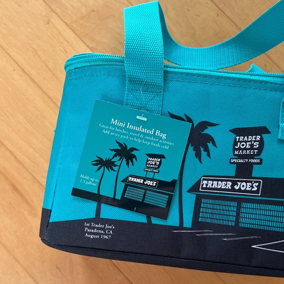 TRADER JOE’s MINI INSULATED TOTE BAG - Picture 2 of 6